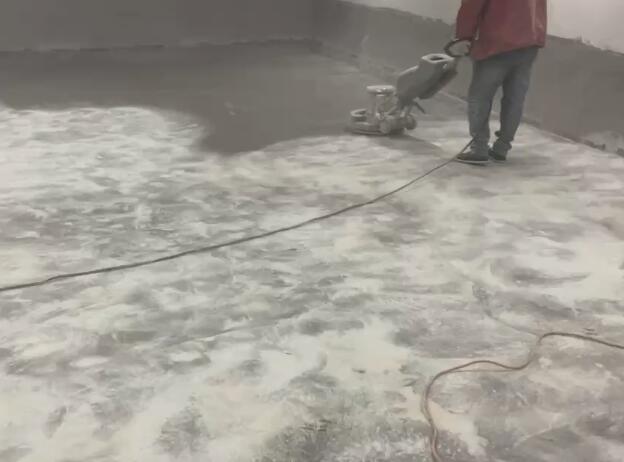 太原尖草坪小商品环氧平涂正在施工中涂打磨