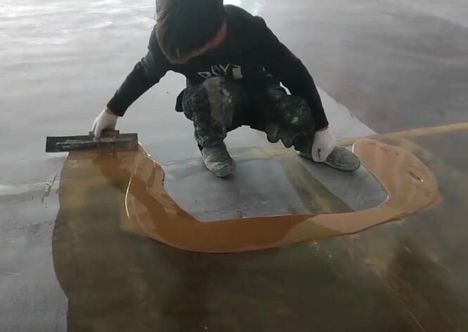太原二手车行环氧平涂正在施工