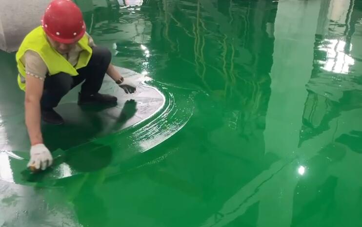 离石工地环氧自流平面漆层施工
